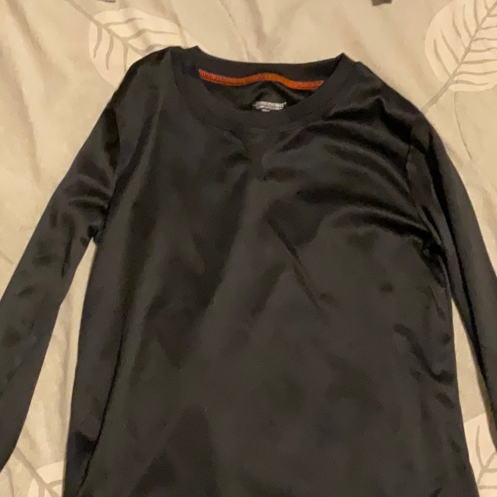 Boys Climatesmart Comfortevh poly thermal shirt. Size M.